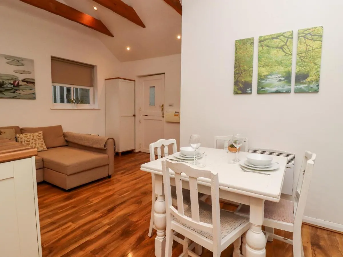 Lair Close Cottage Birstwith 度假居
